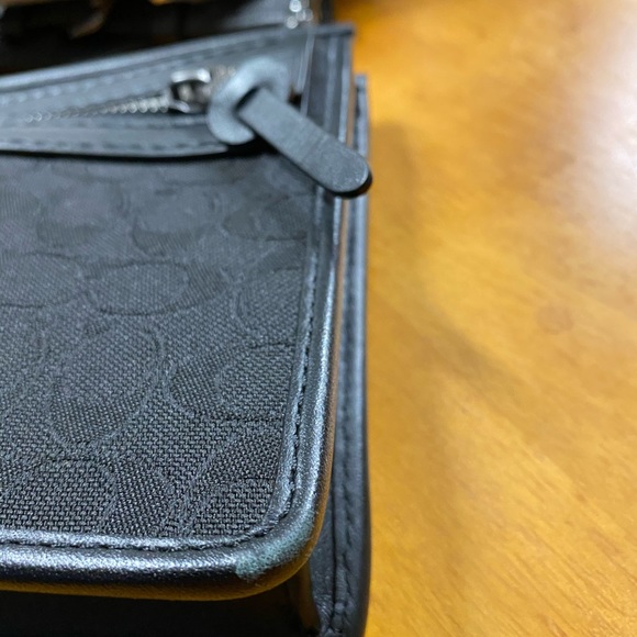 Coach Sling Bag - Picture 5 of 8